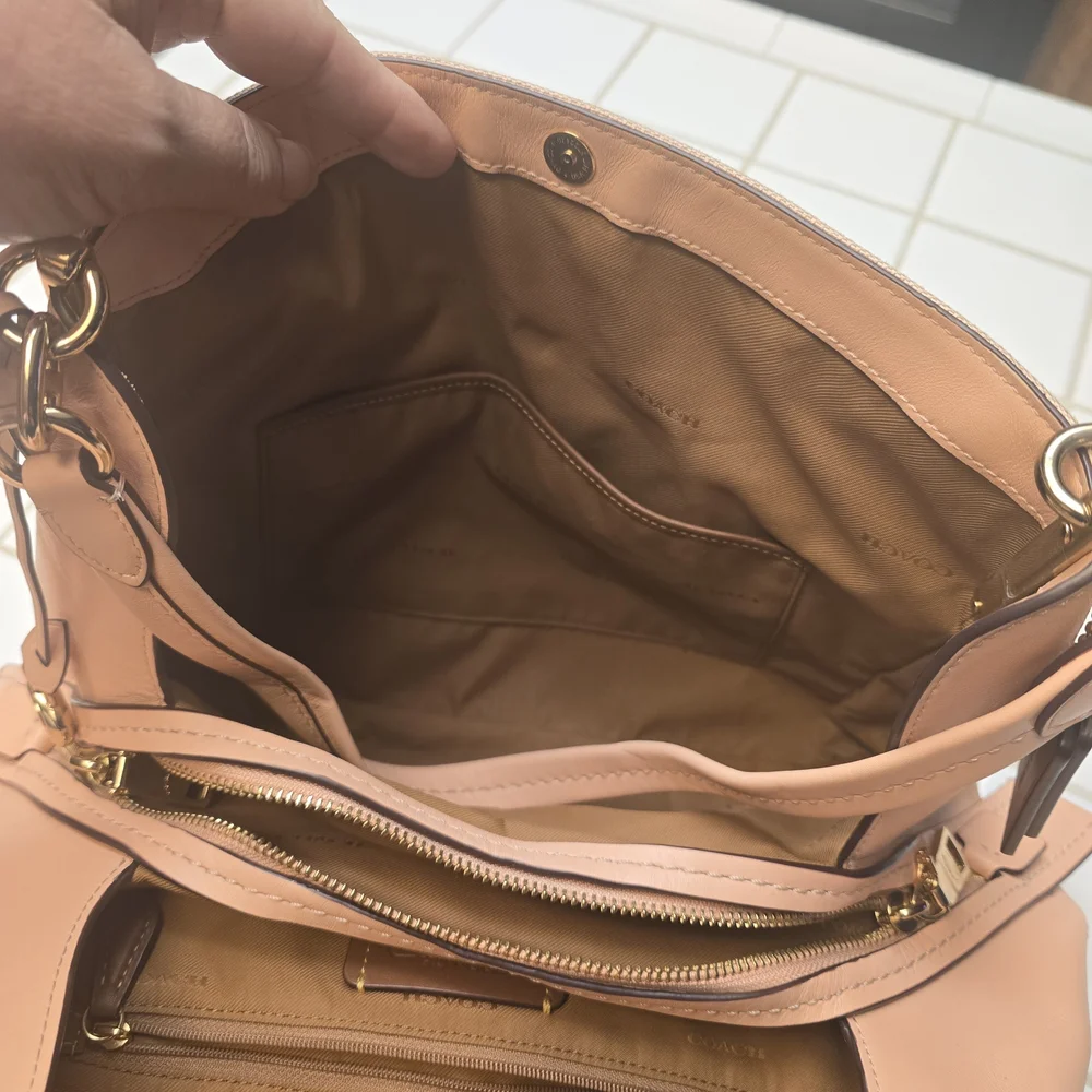 Coach Blush Pink Shoulder Bag with Gold Accents - Picture 4 of 11